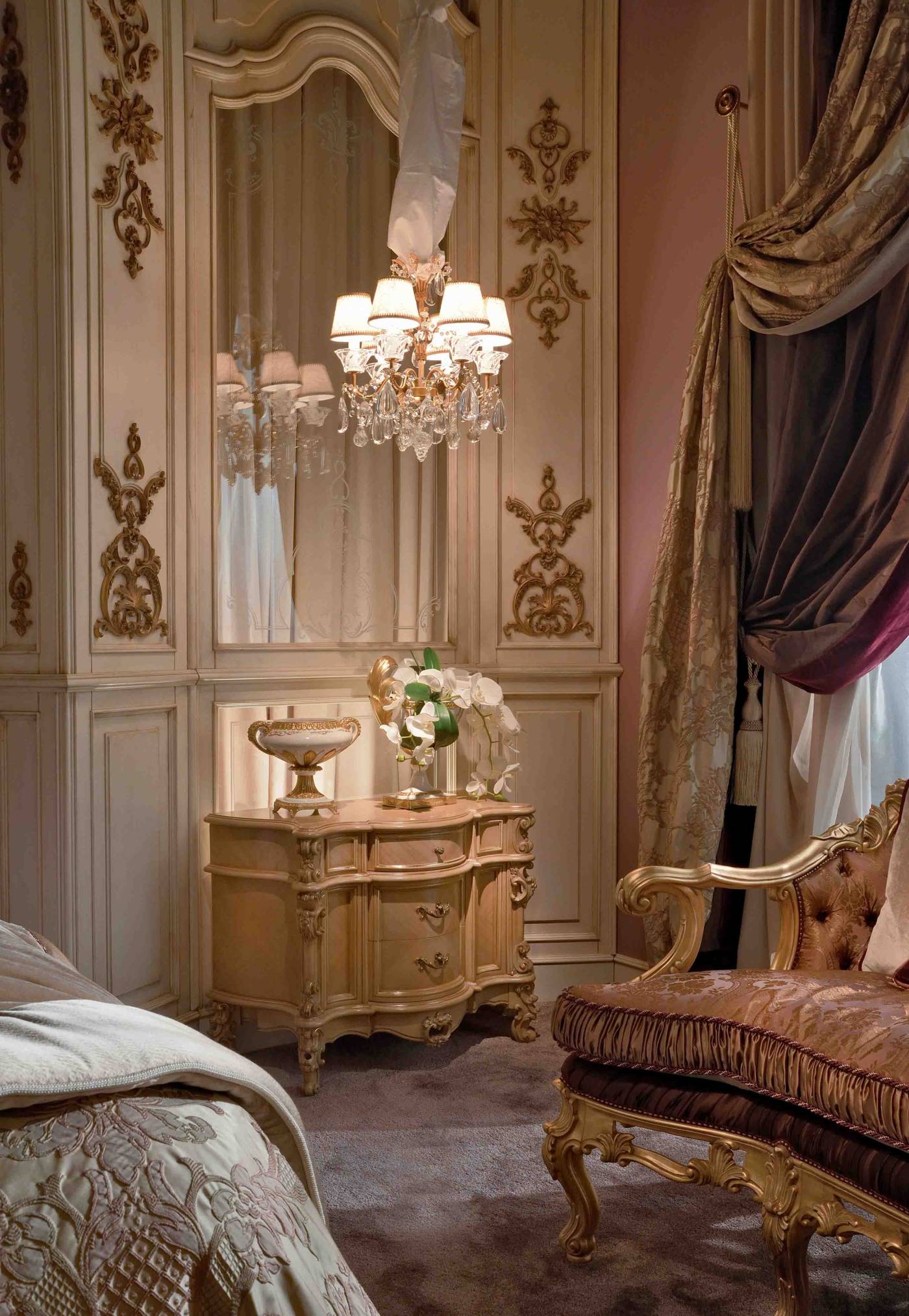 BelCor RG0642CX 01 T 01 night table Regale bedroom Armonia rich carvings handmade italian furniture