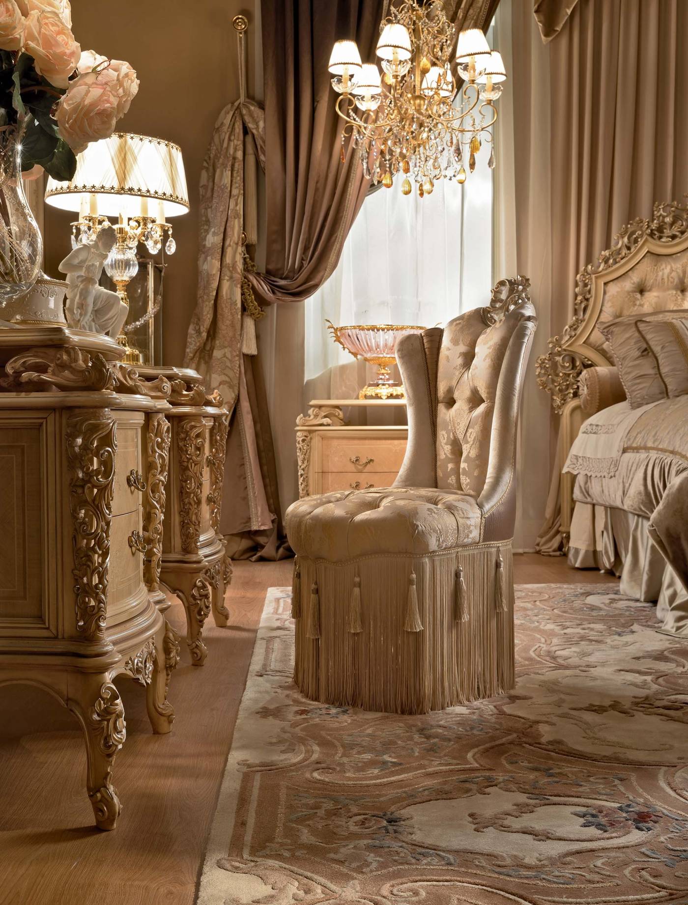 BelCor-MS0662NX-02-T-01-dressing-table-Majestic-bedroom-Delizia-extraordinary-carvings-handcrafted-furniture-italy