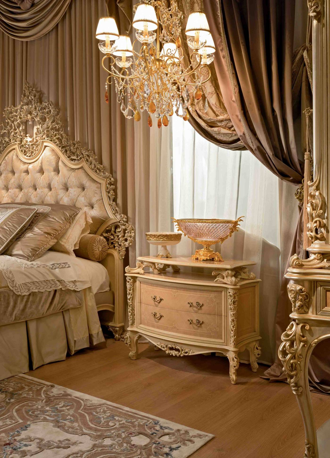 BelCor MS0642AX 01 T 01 night table Majestic bedroom Delizia Pillars structure extraordinary carvings italian luxury design classic craftsmanship