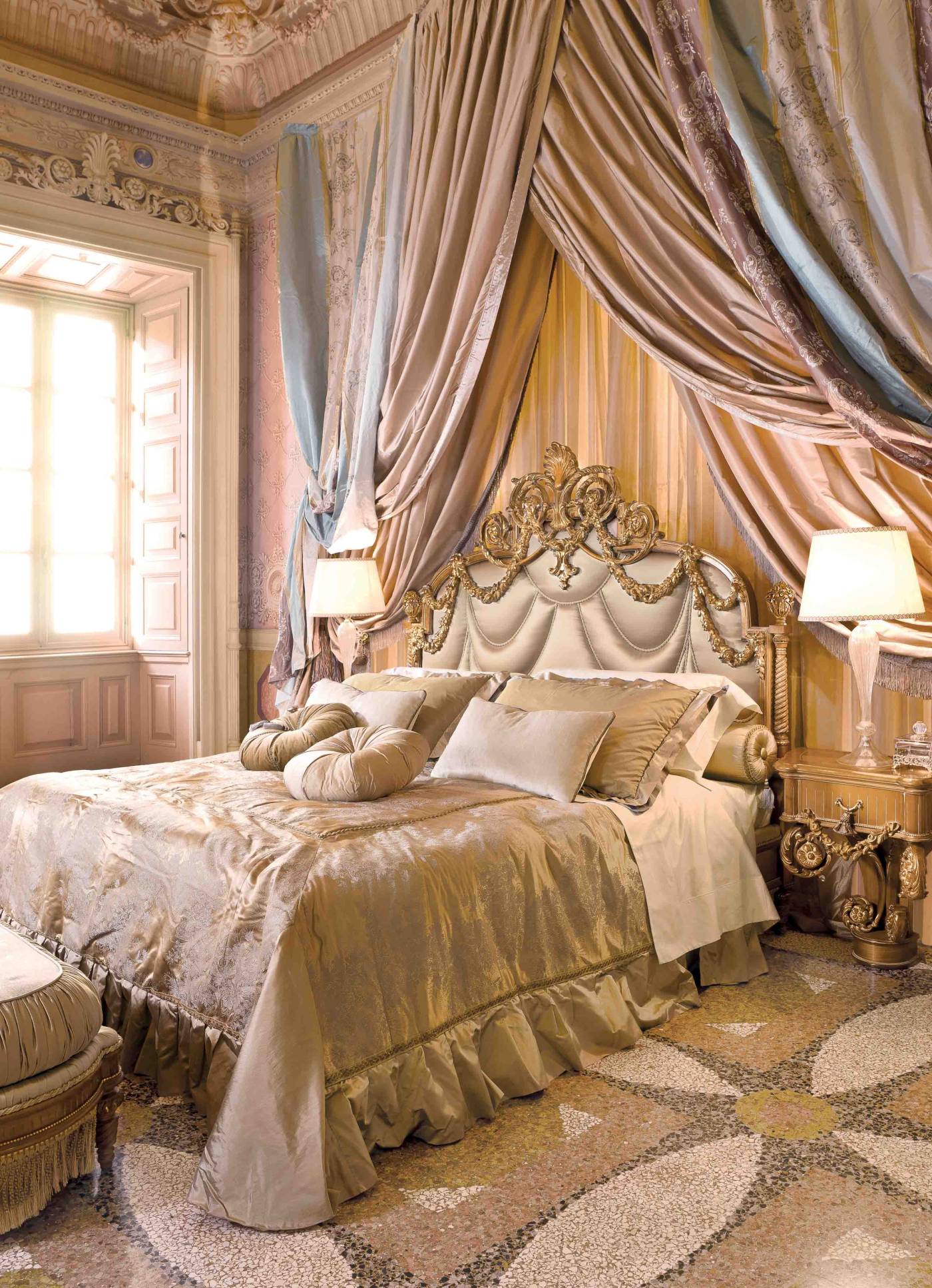 BelCor VE0525IX 02 T 01 bed Versailles bedroom columns elaborate spiral turning timeless italian elegance interiors