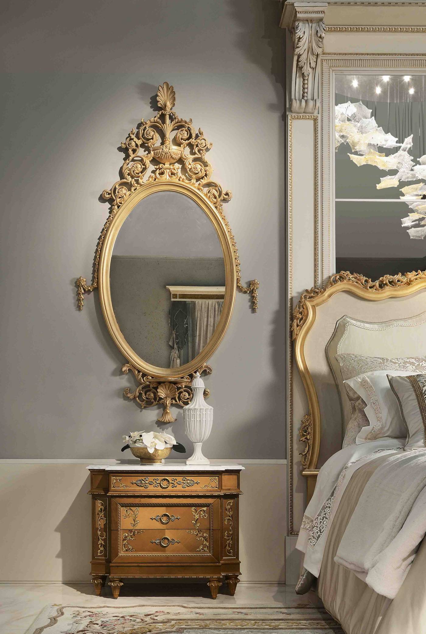 BelCor VE0692NX 02 T 01 mirror Versailles bedroom Meraviglia mirror night table richly decorated new classic italian interiors with luxurious essence