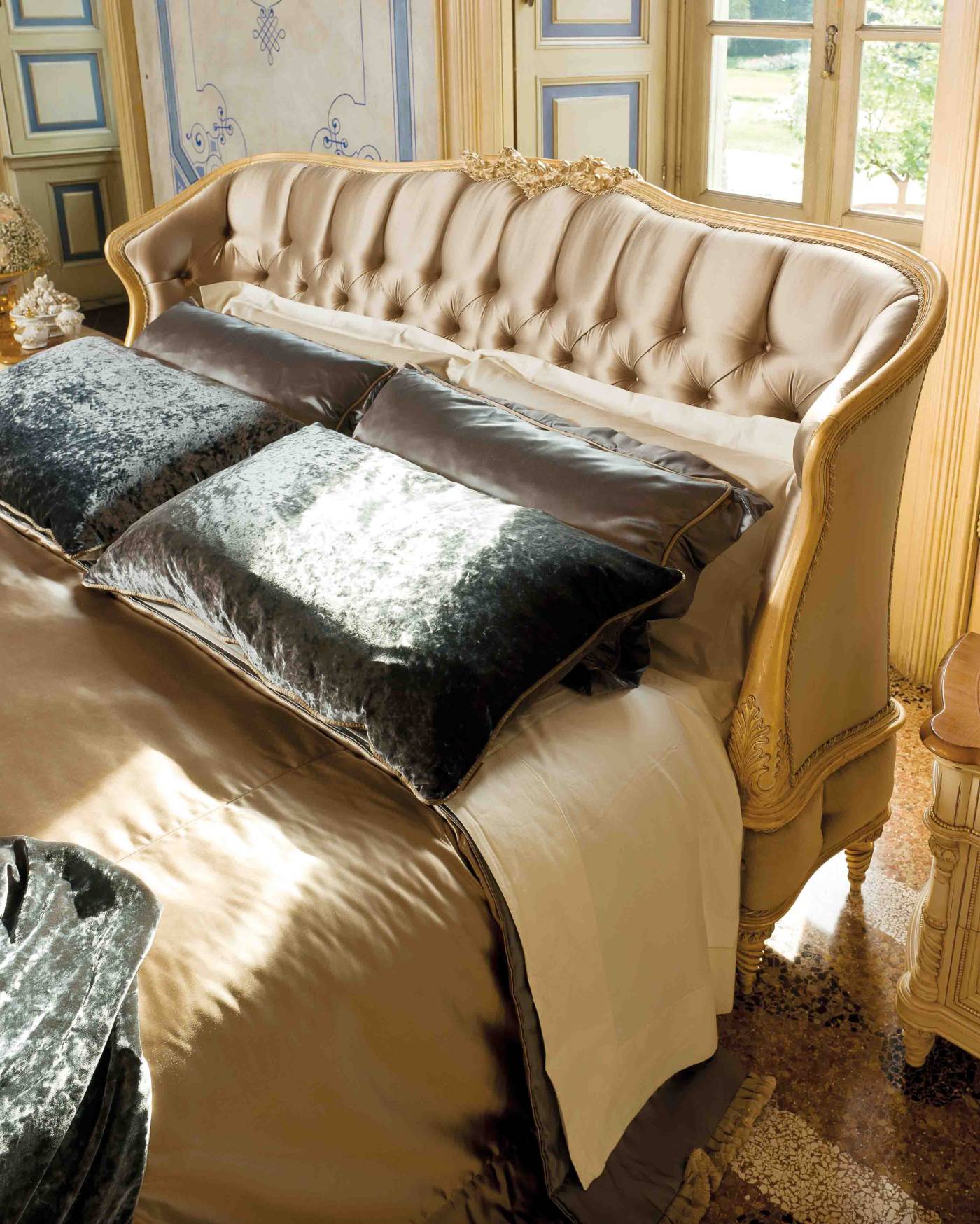 BelCor VE0525IY 03 T 01 bed Versailles dining room foot side rails enriched pleated upholstering italian luxury custom made