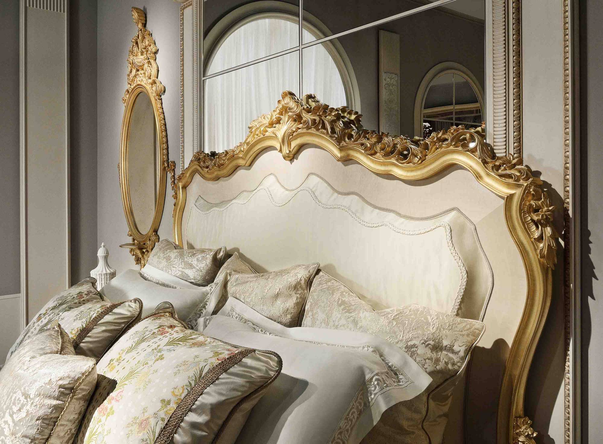 BelCor RG0525DX 03 T 01 bed Regale bedroom Meraviglia detail bed carvings new classic italian interiors with luxurious essence