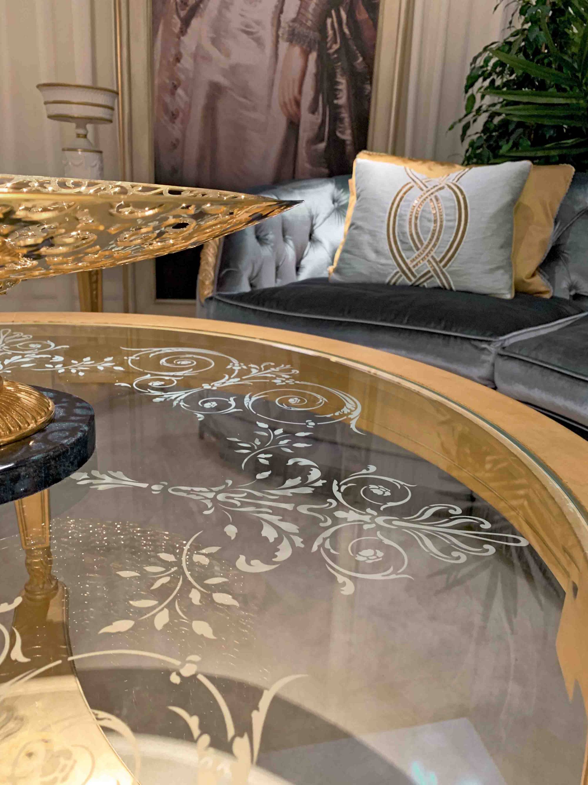 BelCor PA0281CX 02 T 01 central table Palladio living room Magnifica carved legs decorative bronzes custom made italian furnishings