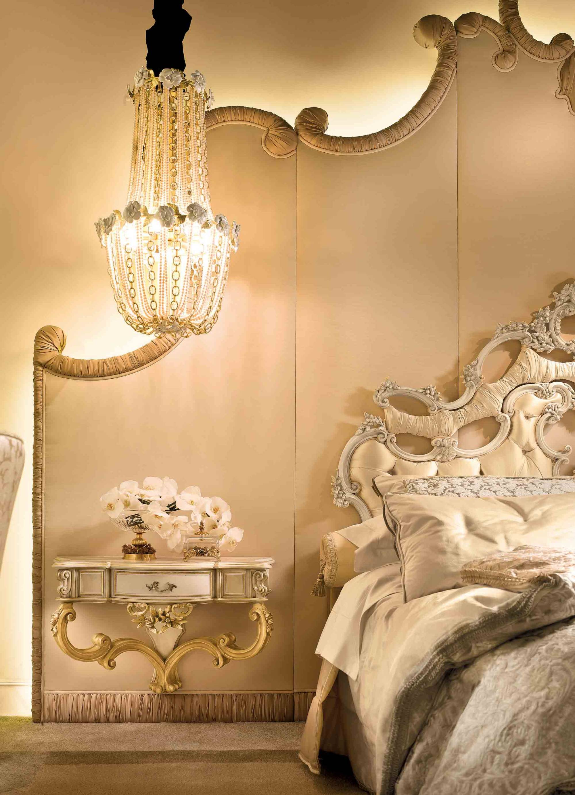 BelCor RG0642PX 03 T 01 night table Regale bedroom Fascino golden carvings structure timeless custom made italian design