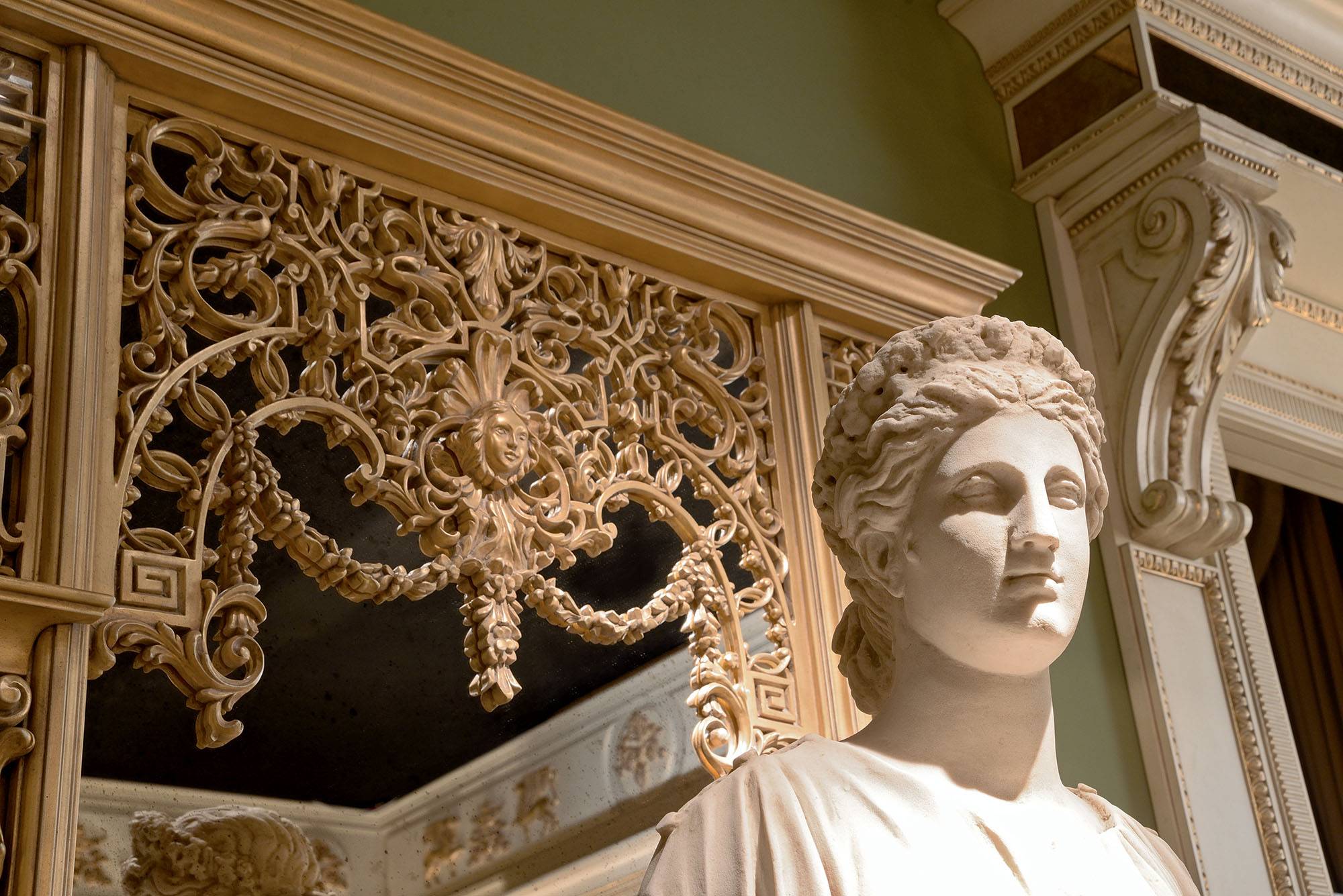 BelCor GD0702NY 04 T 01 mirror Granducale living room Meraviglia detail wooden carved gold italian classic luxury