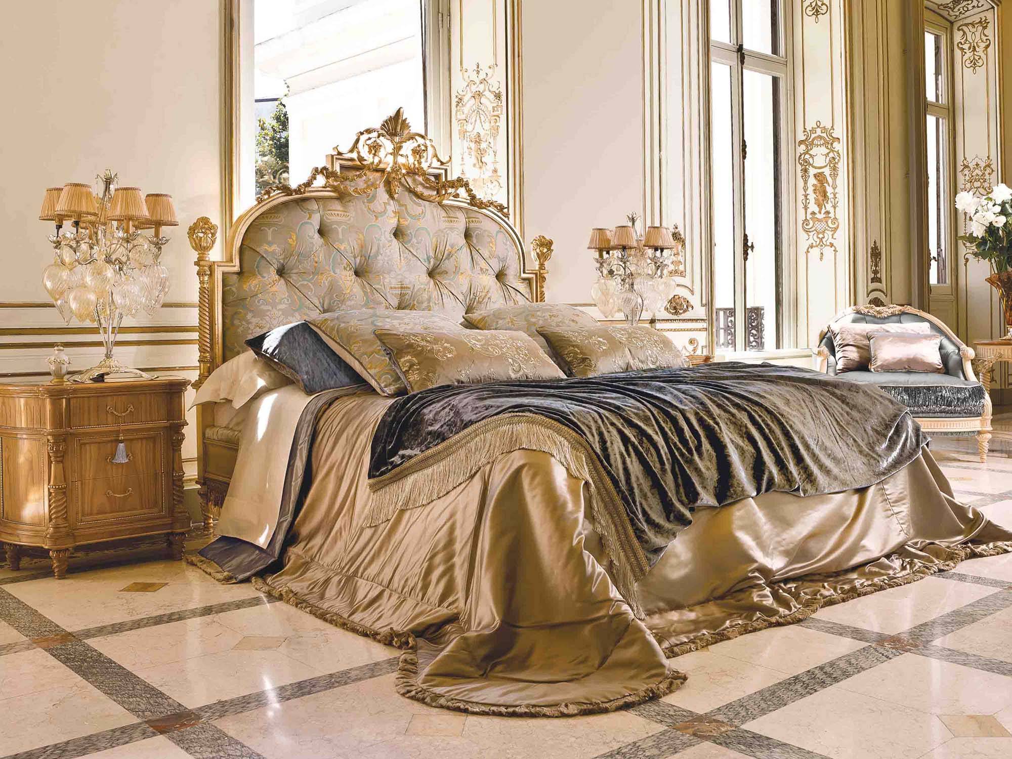BelCor-VE0524IZ-01-T-02-bed-Versailles-bedroom-columns-elaborate-spiral-turning-elegant-italian-handmade-interiors