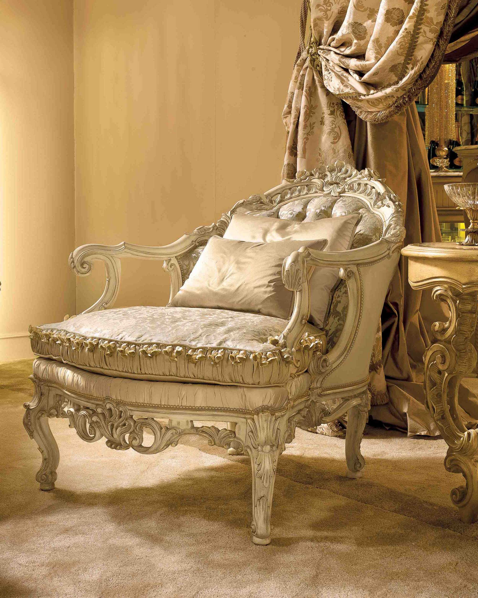 BelCor RG1511LX 02 T 01 armchair Regale living room Estasi rich trimming exclusive italian craftsmanship interiors