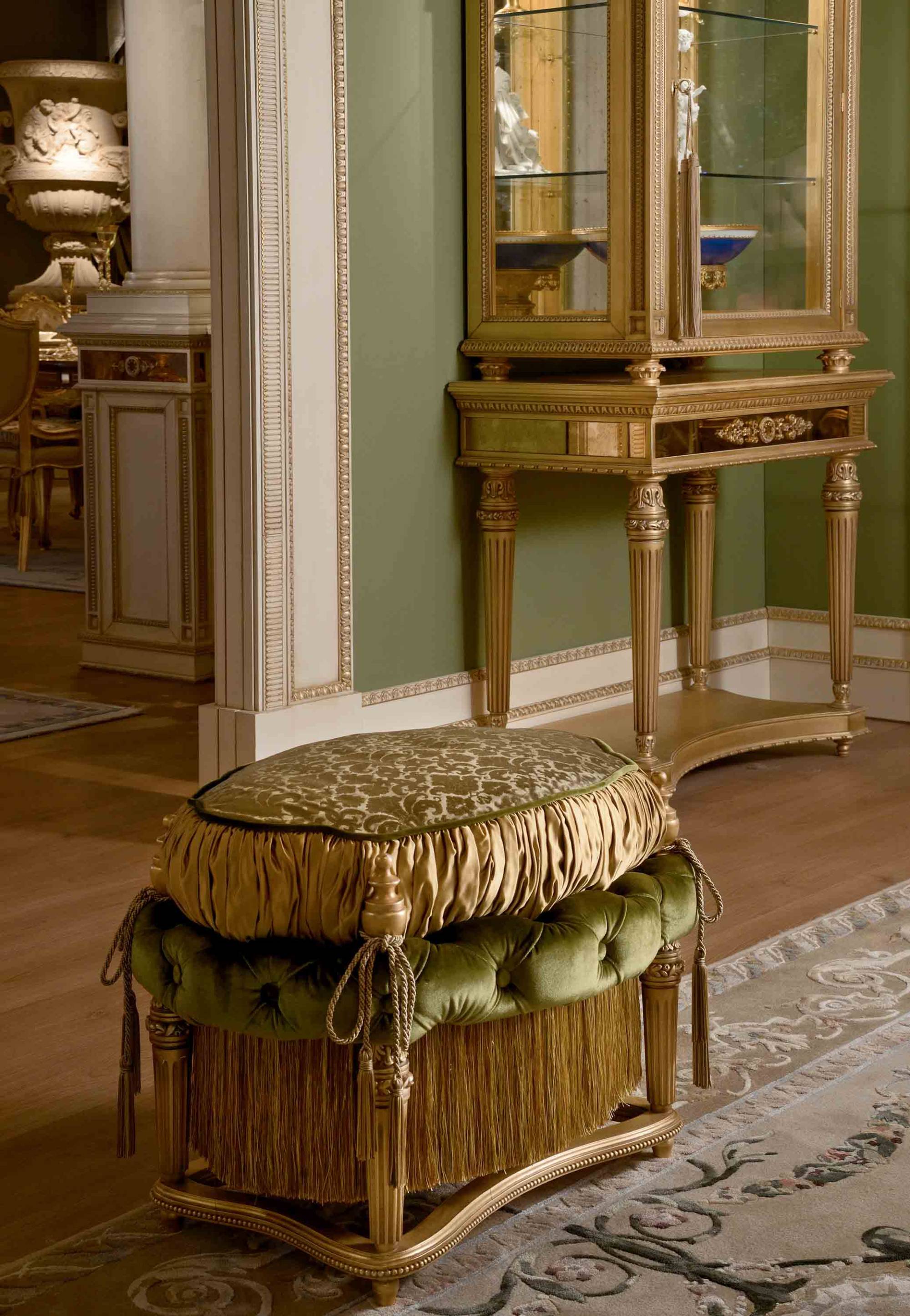 BelCor GD1551EZ 02 T 01 pouf Granducale entrance La Bellezza cushion pleated working lateral capitonné handmade italian furniture