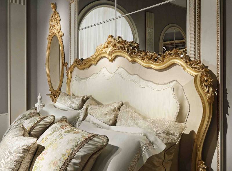 BelCor RG0525DX 03 T 01 bed Regale bedroom Meraviglia detail bed carvings new classic italian interiors with luxurious essence